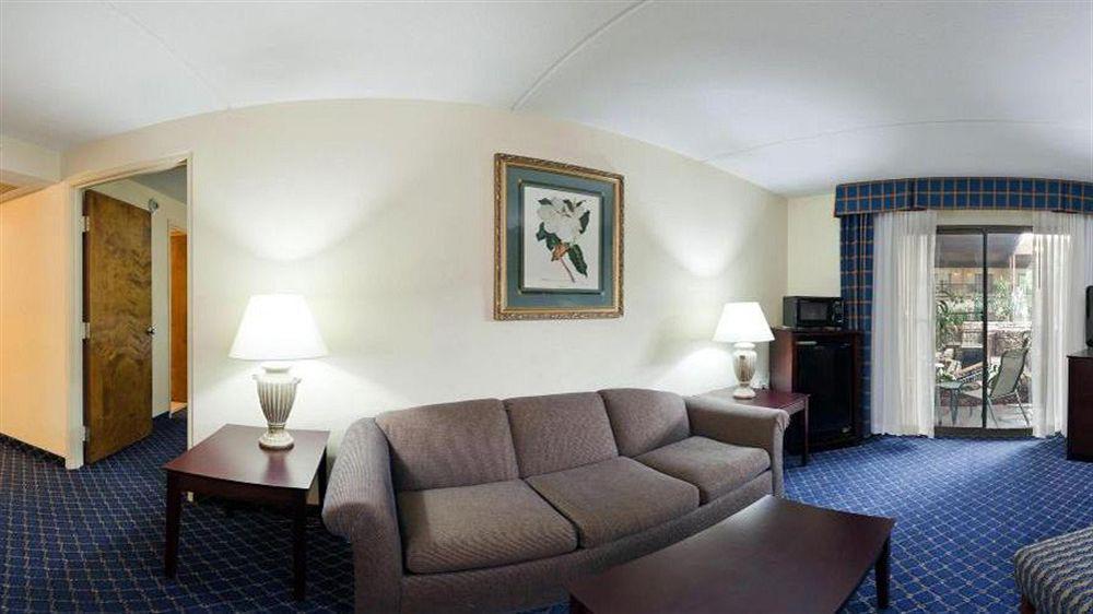 Hotel Boxboro Regency Boxborough Esterno foto