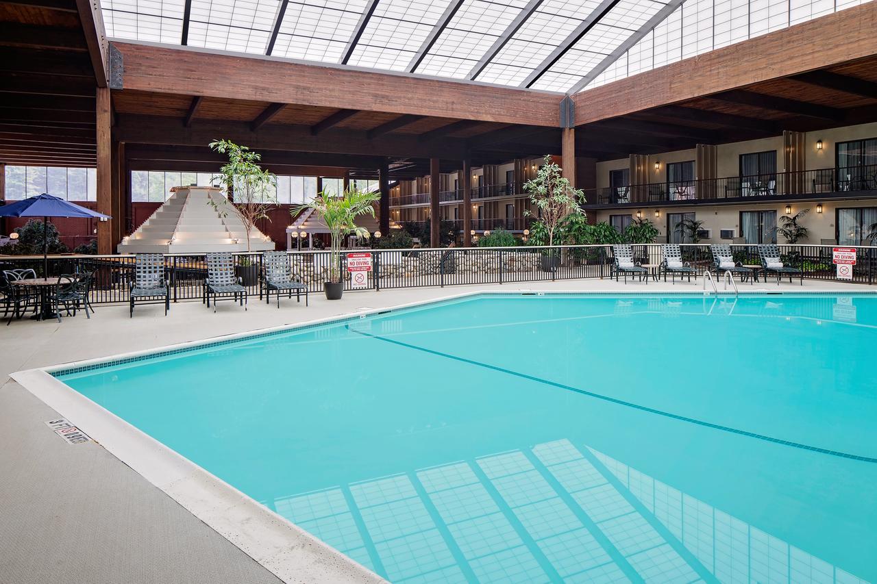 Hotel Boxboro Regency Boxborough Esterno foto